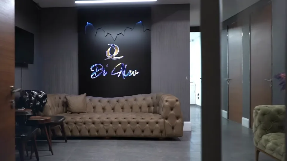 Waiting area and consultation rooms in the Istanbul clinic